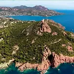 Апартаменты Le Hameau Cap Esterel